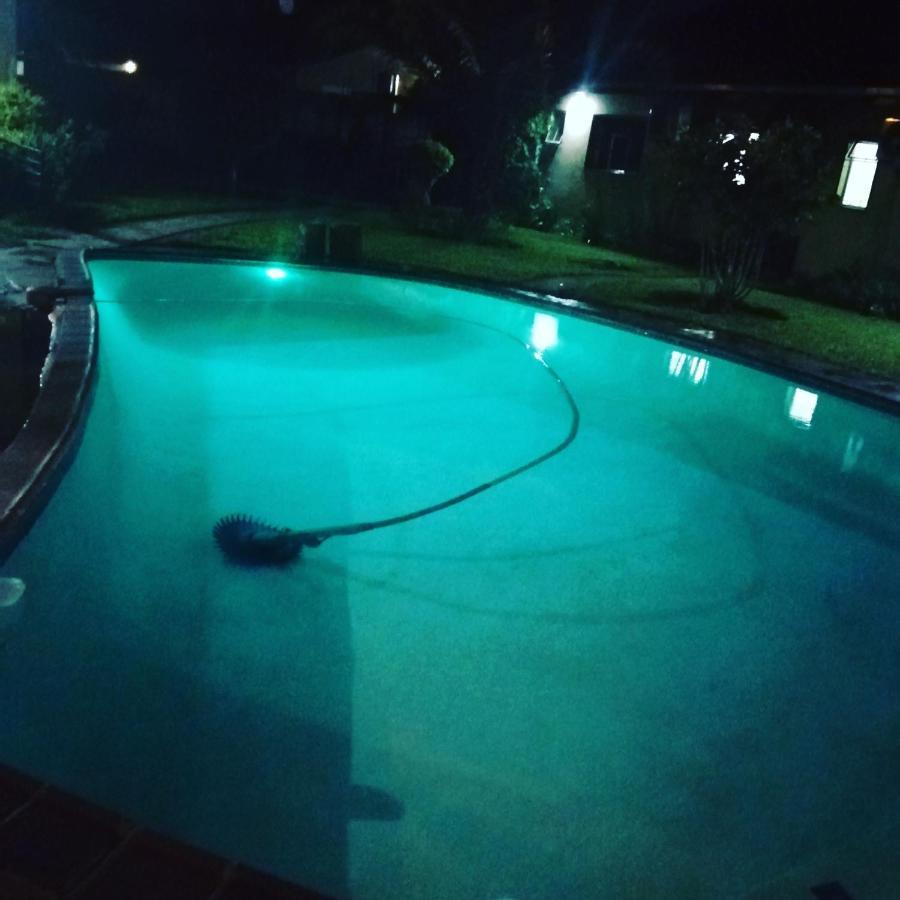 גאבורון Birdville Bnb Guest House מראה חיצוני תמונה