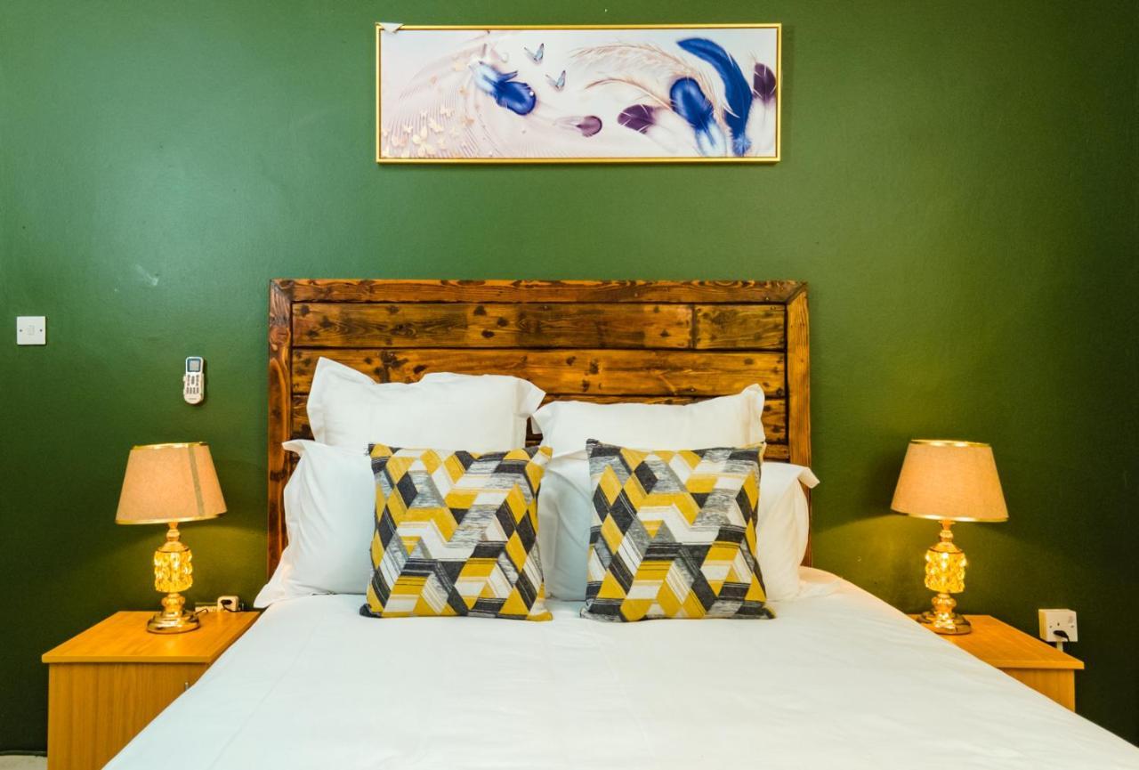 גאבורון Birdville Bnb Guest House מראה חיצוני תמונה